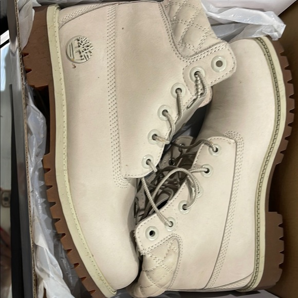 Timberland Cream Leather Ankle Boots - Picture 1 of 4